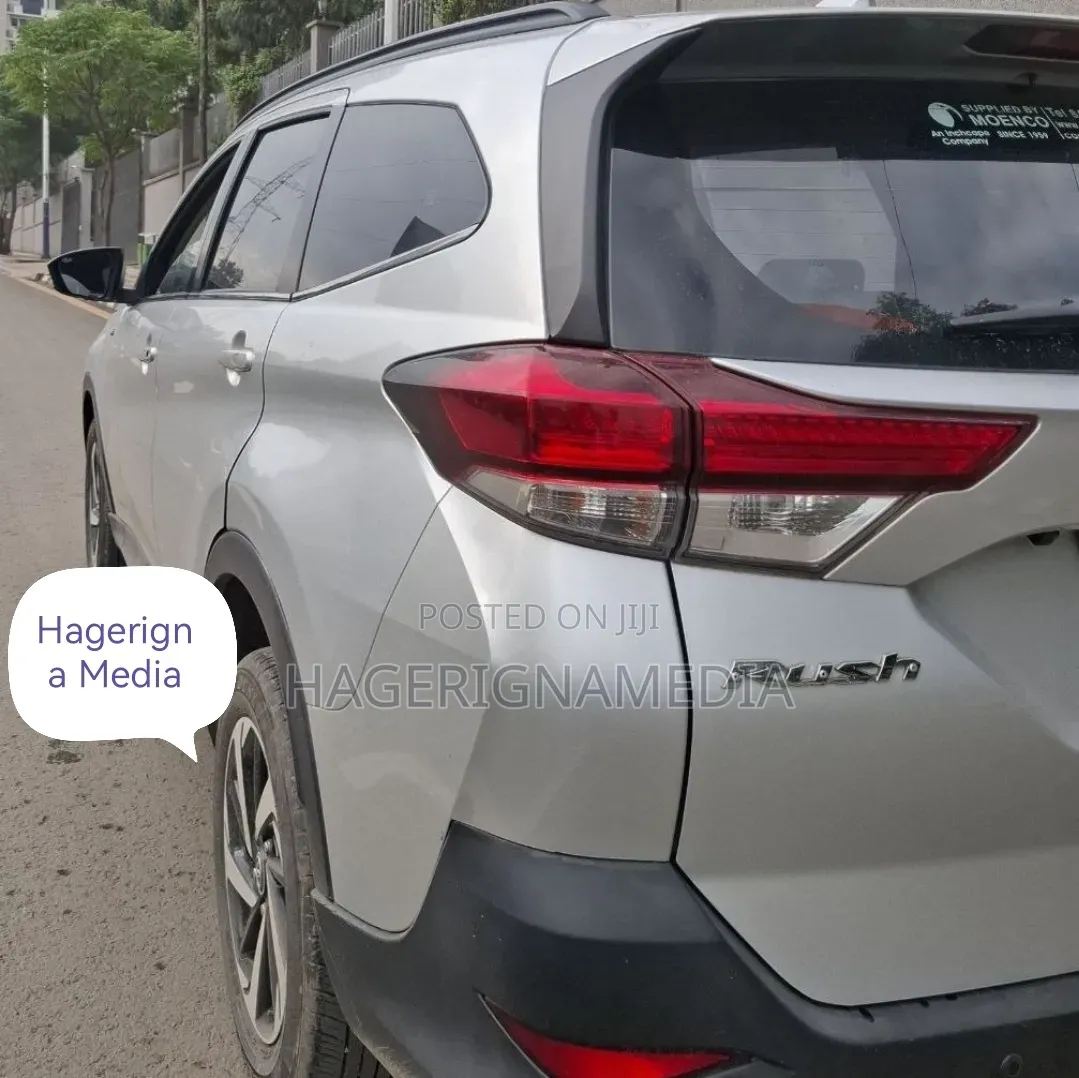 Toyota Rush 2022 Silver