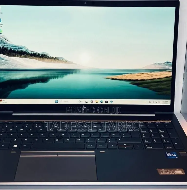 New Laptop HP ZBook Firefly G8 32GB Intel Core i7 SSD 512GB