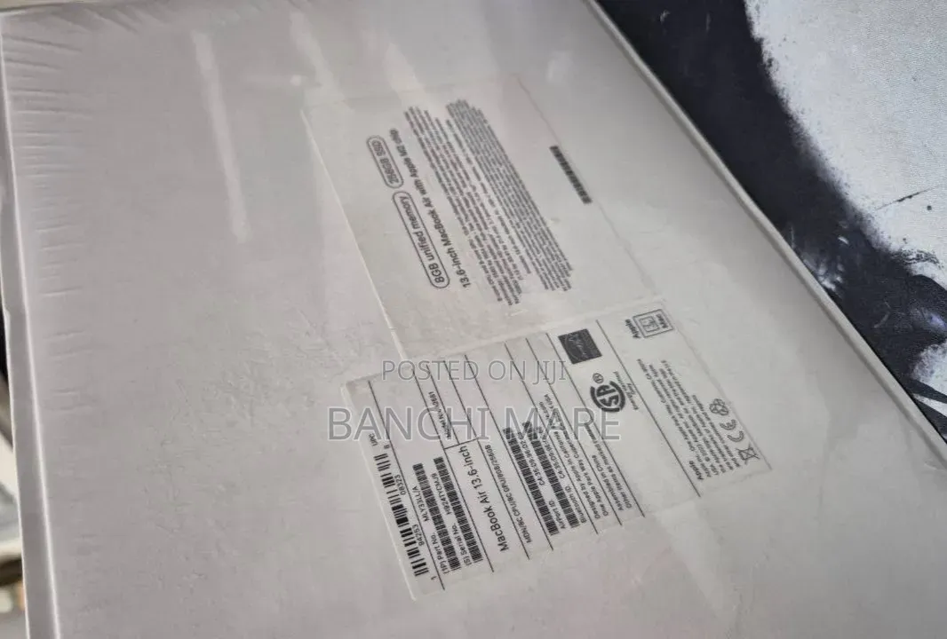 New Laptop Apple MacBook Air 2022 M2 8GB Apple M2 SSD 256GB
