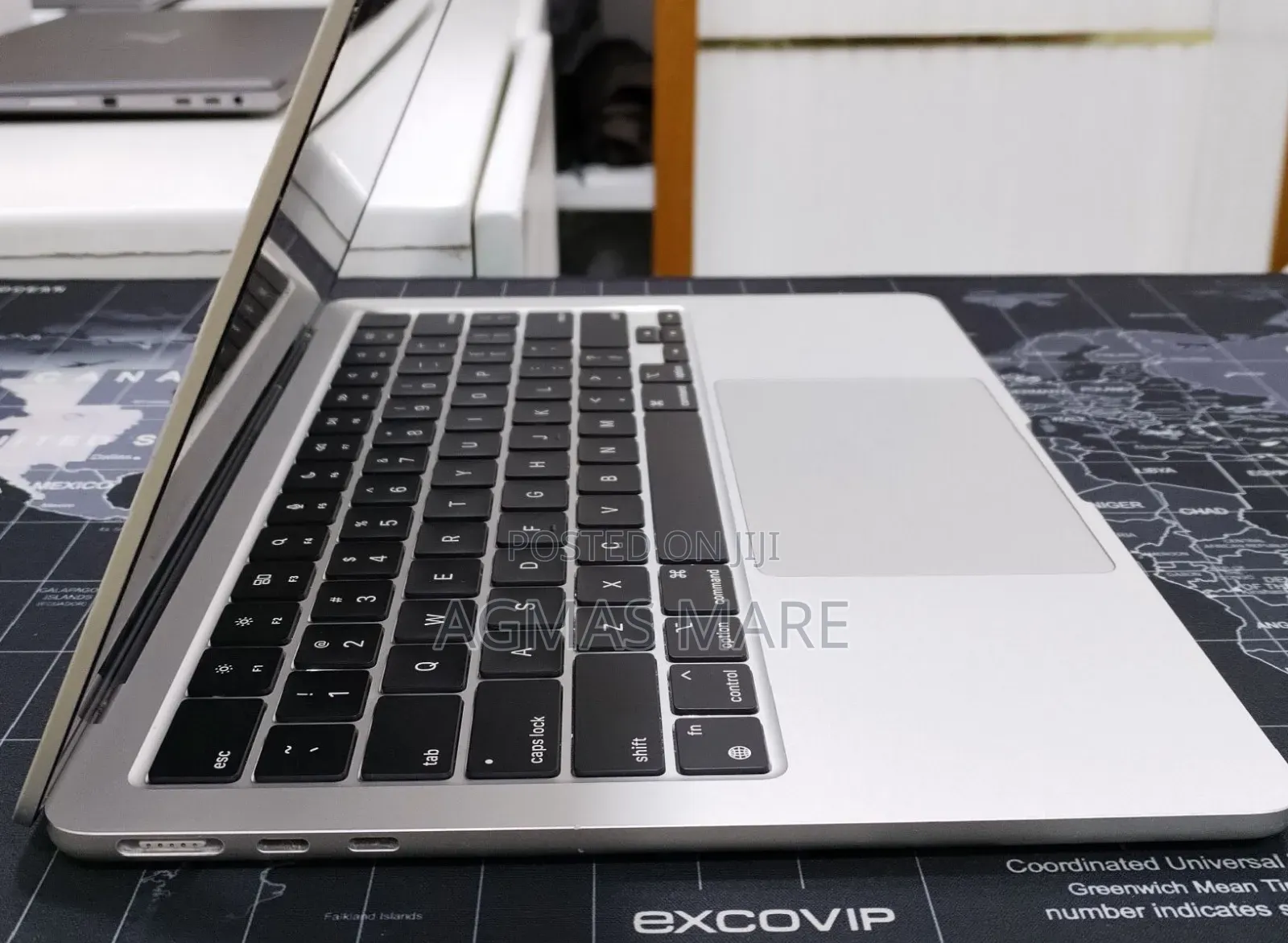 New Laptop Apple MacBook Air 2022 M2 8GB Apple M2 SSD 256GB