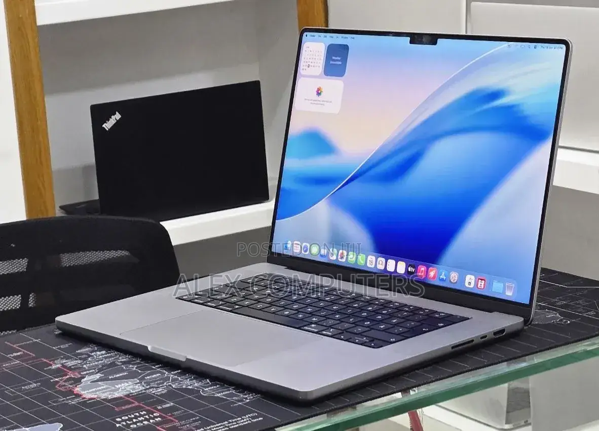 New Laptop Apple MacBook 64GB Apple M1 Max SSD 1T