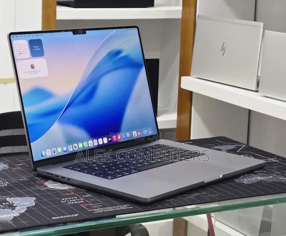 New Laptop Apple MacBook 64GB Apple M1 Max SSD 1T
