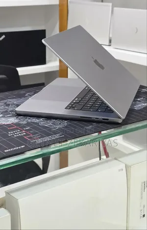 New Laptop Apple MacBook Pro 2021 M1 Max 64GB Apple M1 Max SSD 1T