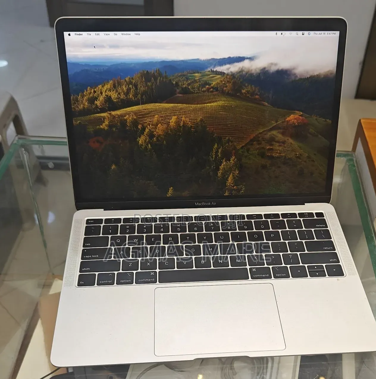 New Laptop Apple MacBook Pro 2019 8GB Intel Core i5 SSD 256GB