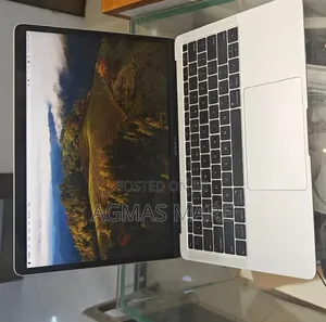 New Laptop Apple MacBook Pro 2019 8GB Intel Core i5 SSD 256GB
