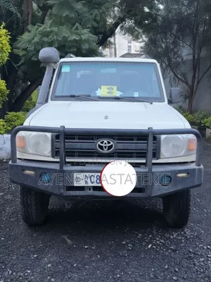 Toyota Land Cruiser 2018 White
