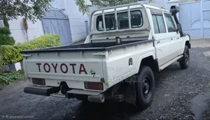 Toyota Land Cruiser 2018 White