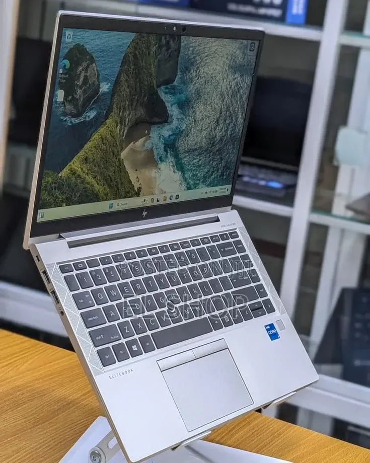 New Laptop HP EliteBook 840 16GB Intel Core i5 SSD 512GB