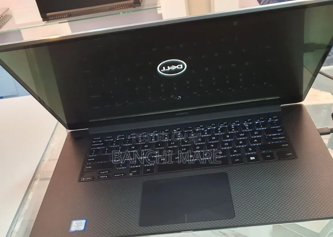 New Laptop Dell XPS 15 16GB Intel Core i9 SSD 512GB