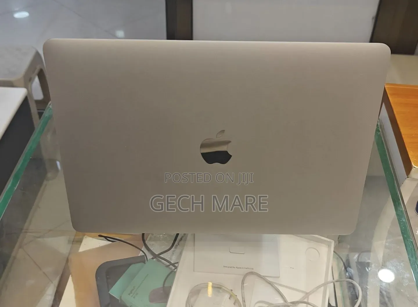 New Laptop Apple MacBook Air 2019 8GB Intel Core i5 SSD 256GB