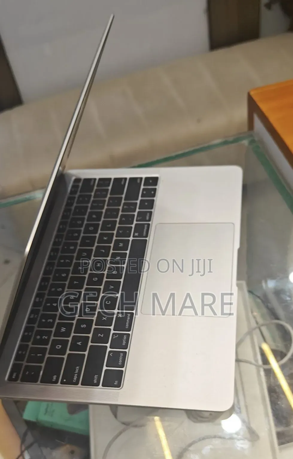 New Laptop Apple MacBook Air 2019 8GB Intel Core i5 SSD 256GB
