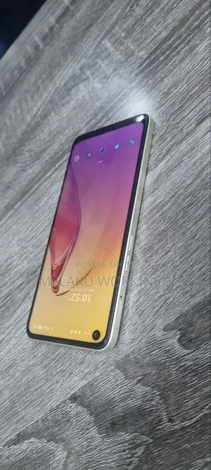 Oppo Reno8 4G 256 GB Gold