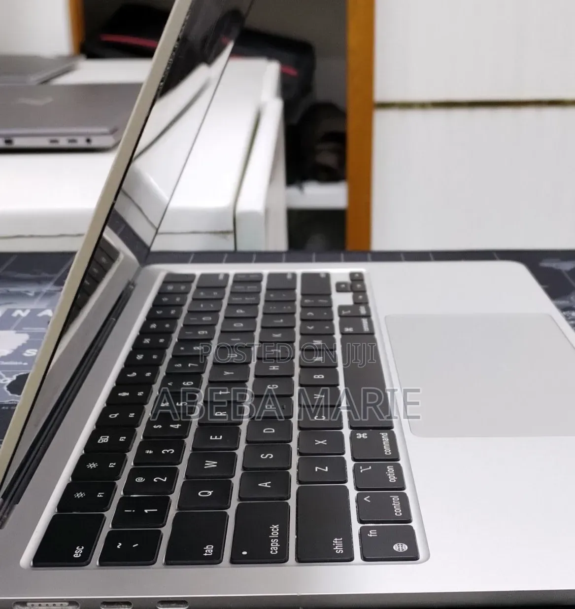 New Laptop Apple MacBook Air 2022 M2 8GB Apple M2 SSD 256GB