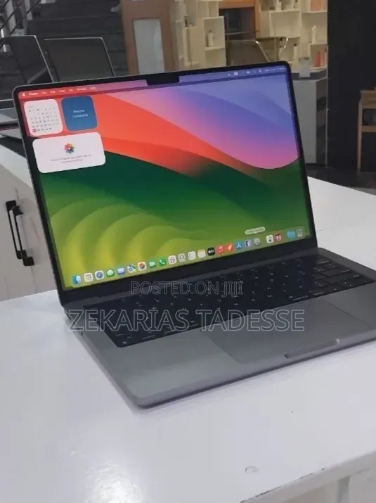 New Laptop Apple MacBook Pro 2021 M1 16GB Apple M1 SSD 512GB