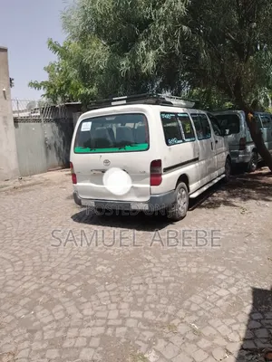 Toyota HiAce 2003 White