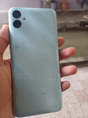Samsung Galaxy M04 64 GB