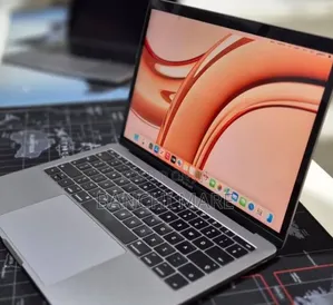 New Laptop Apple MacBook Pro 2017 8GB Intel Core i5 SSD 256GB