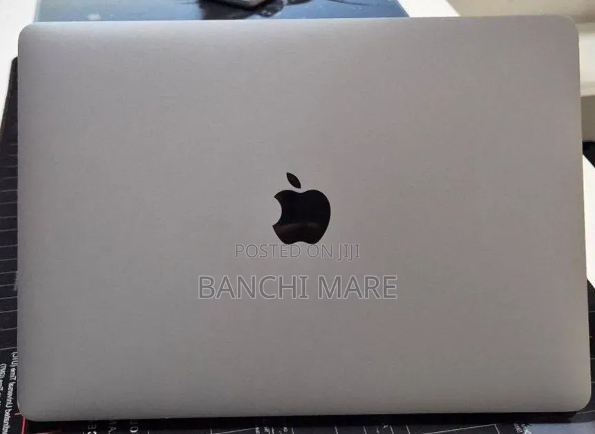 New Laptop Apple MacBook Pro 2017 8GB Intel Core i5 SSD 256GB