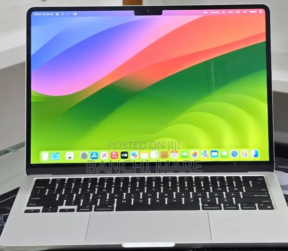 New Laptop Apple MacBook Air 2022 M2 16GB Apple M2 SSD 512GB