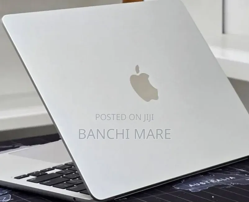 New Laptop Apple MacBook Air 2022 M2 16GB Apple M2 SSD 512GB