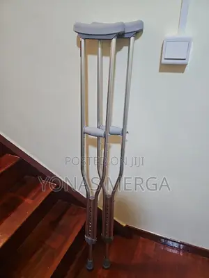 Axillary Crutches疋三crutches Physical Therapy / Targeted Rehabilitation