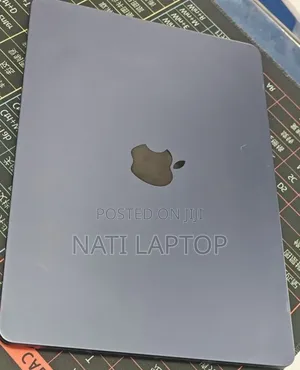 New Laptop Apple MacBook Air 2022 M2 8GB Apple M2 SSD 512GB