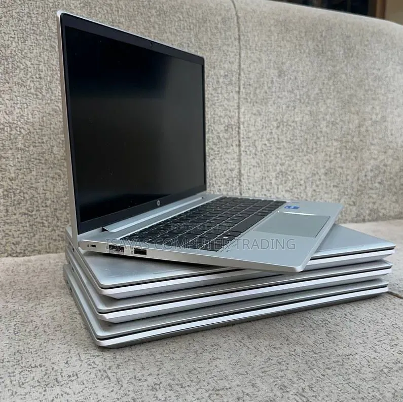 New Laptop HP ProBook 440 G10 8GB Intel Core i3 SSD 256GB