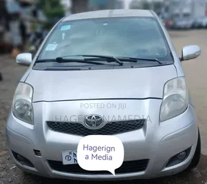 Toyota Yaris 2010 Silver