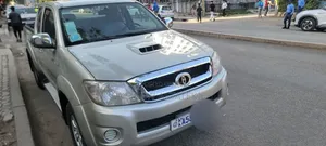 Toyota Hilux 2011 Silver
