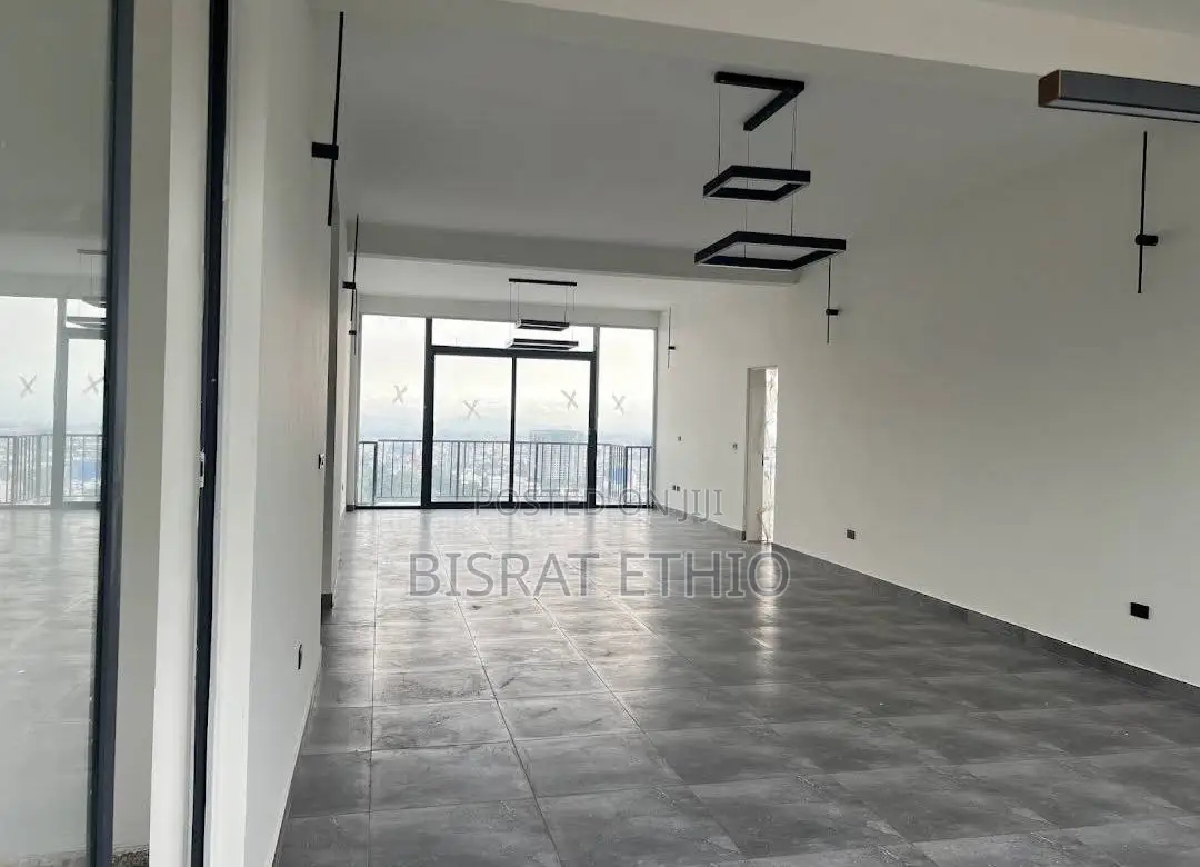 3bdrm Apartment in መገናኛ Top View, Bole for sale