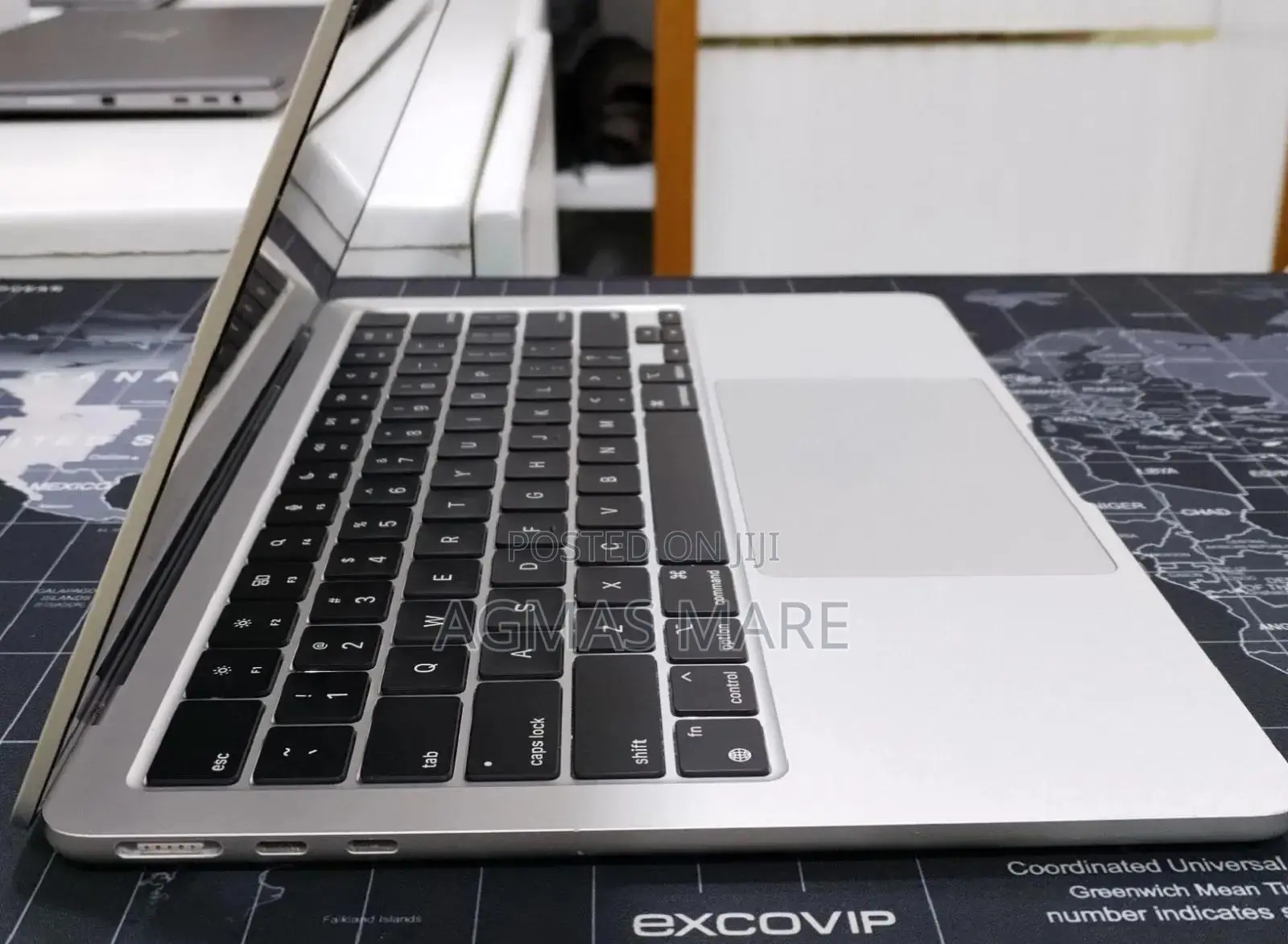 New Laptop Apple MacBook Air 2022 M2 8GB Apple M2 SSD 256GB