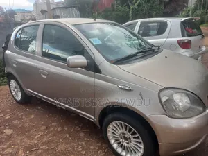 Toyota Vitz 2002 Gray