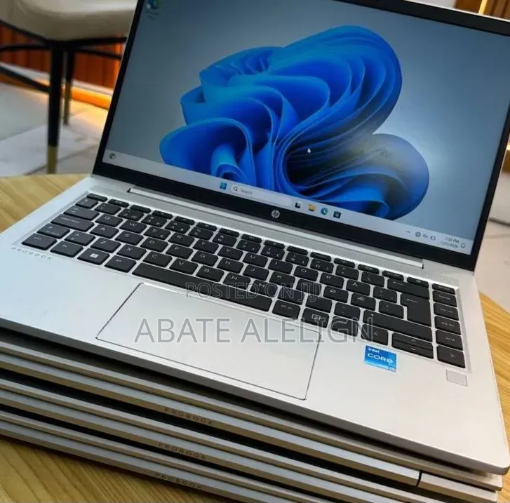 New Laptop HP ProBook 440 8GB Intel Core i3 SSD 256GB
