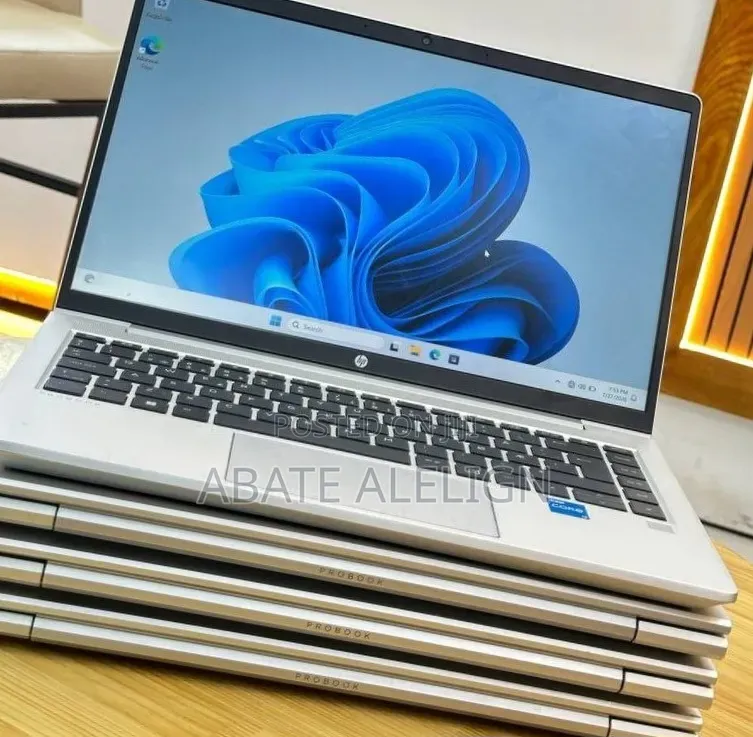 New Laptop HP ProBook 440 8GB Intel Core i3 SSD 256GB