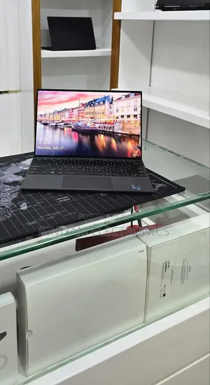 New Laptop Dell XPS 13 16GB Intel Core i7 SSD 512GB