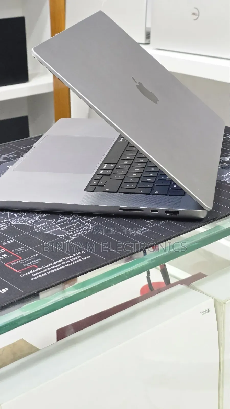 New Laptop Apple MacBook Pro 2021 M1 Max 64GB Apple M1 Max SSD 1T