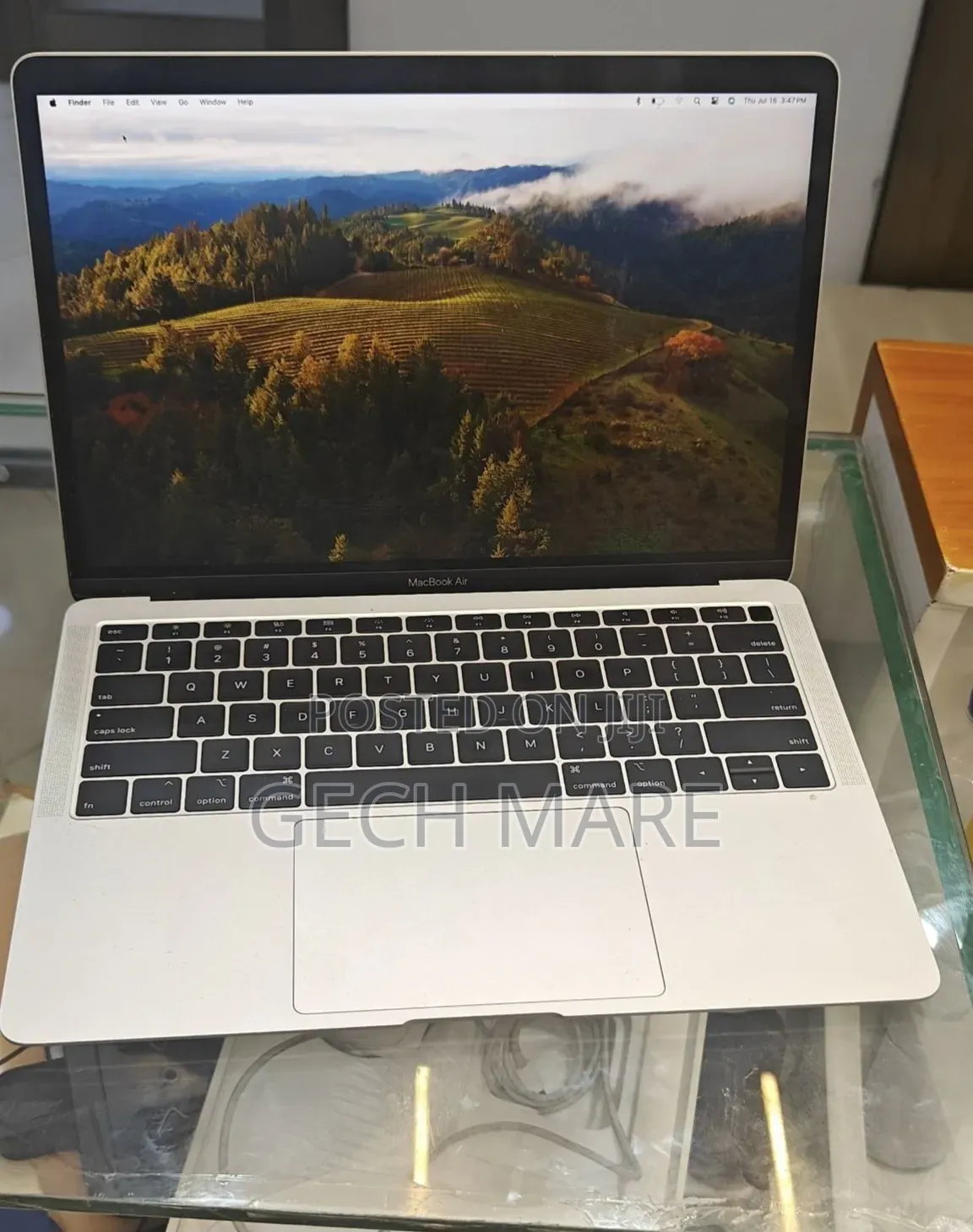 New Laptop Apple MacBook Air 2019 8GB Intel SSD 256GB