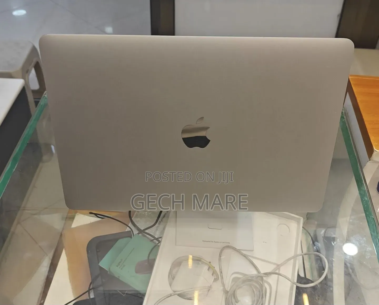 New Laptop Apple MacBook Air 2019 8GB Intel SSD 256GB