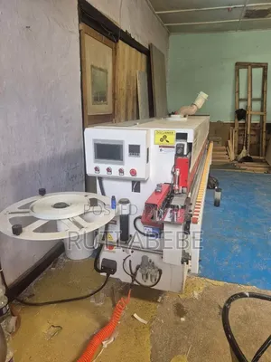 ጠርዝ መለጠፊያ Edge Bender