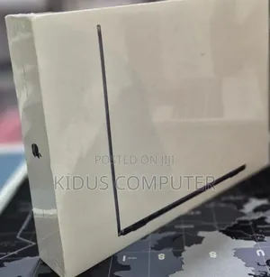 New Laptop Apple MacBook Air 2023 M2 8GB Apple M2 SSD 256GB