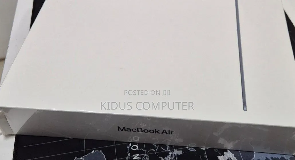 New Laptop Apple MacBook Air 2023 M2 8GB Apple M2 SSD 256GB