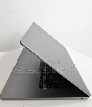 New Laptop Apple MacBook Pro 2023 M3 8GB Apple M3 Pro SSD 512GB