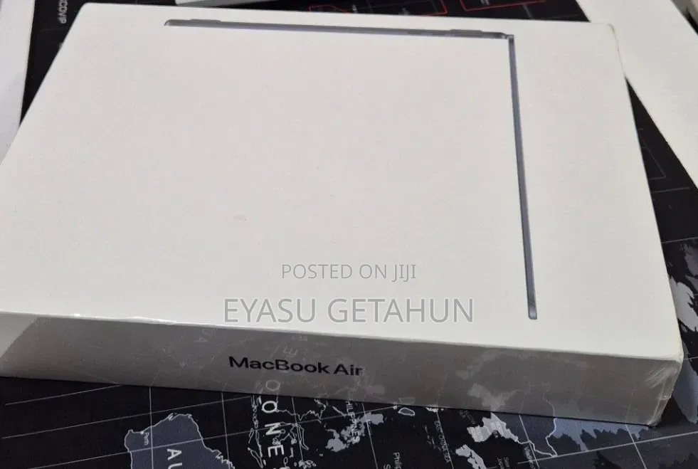 New Laptop Apple MacBook Air 2022 M2 8GB Apple M2 SSD 256GB