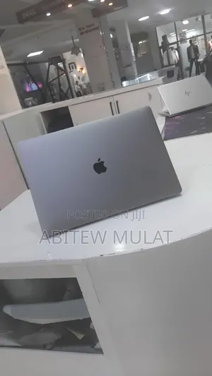 New Laptop Apple MacBook Pro 2017 16GB Intel Core i7 SSD 512GB