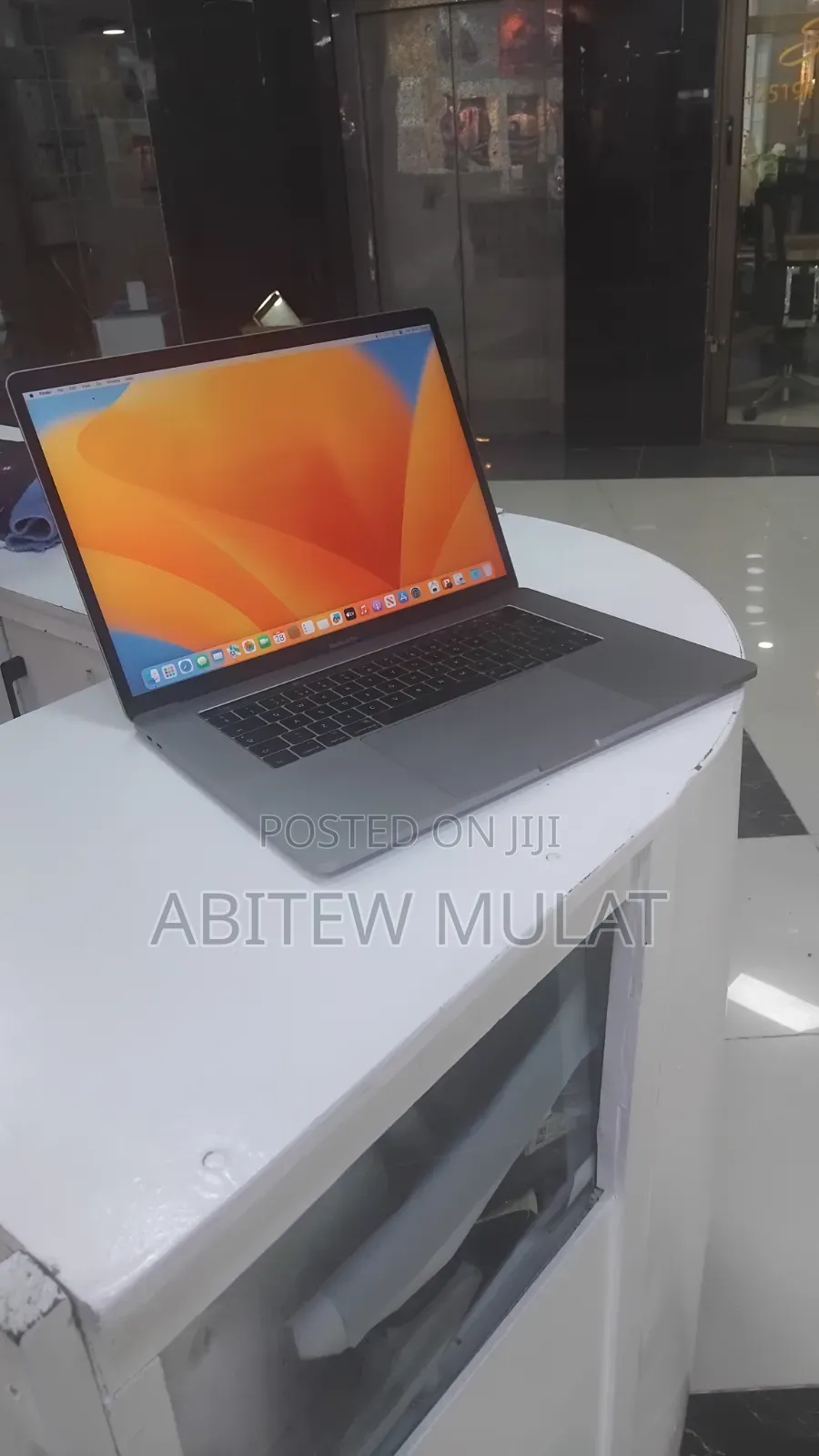 New Laptop Apple MacBook Pro 2017 16GB Intel Core i7 SSD 512GB