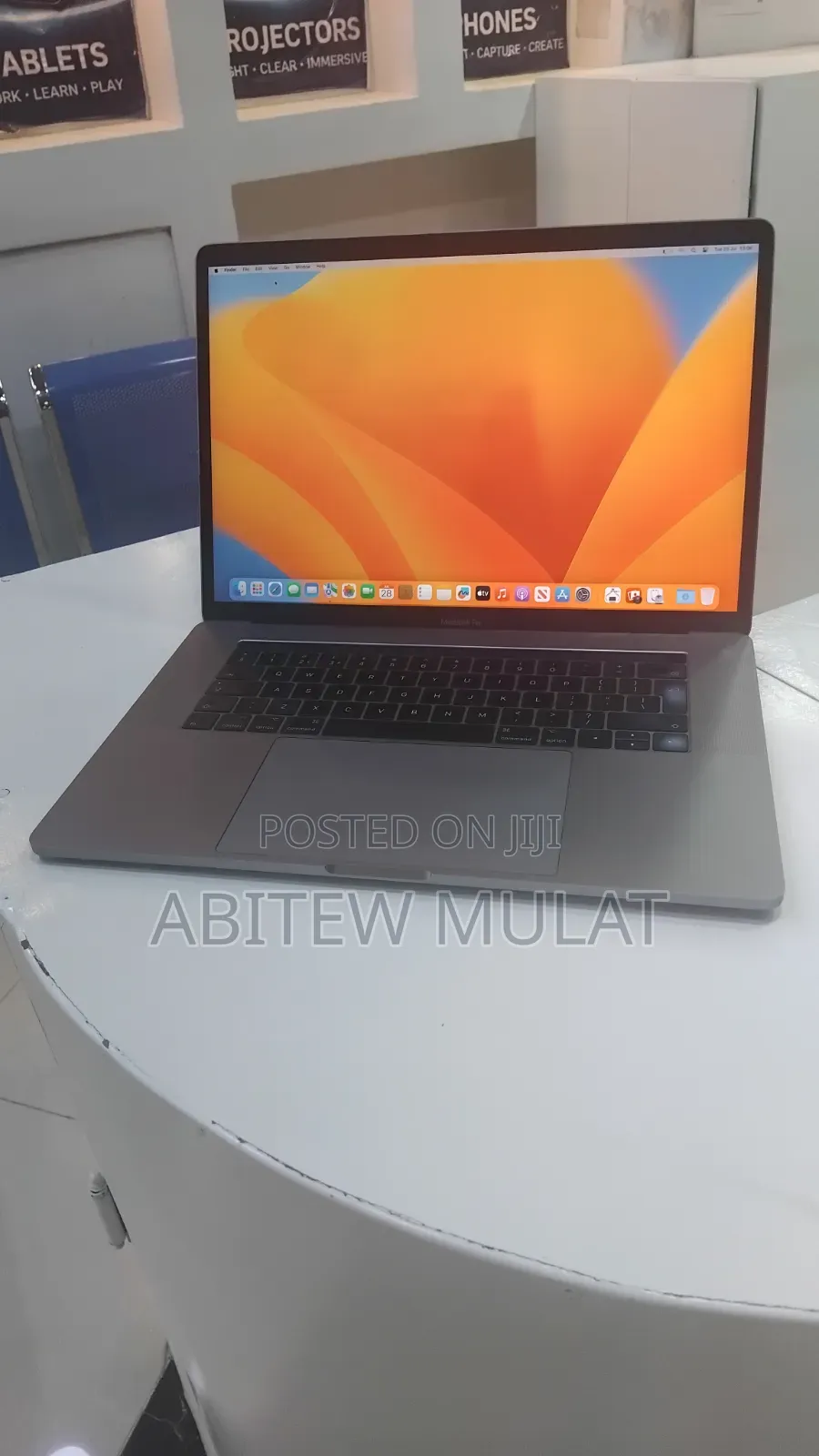 New Laptop Apple MacBook Pro 2017 16GB Intel Core i7 SSD 512GB