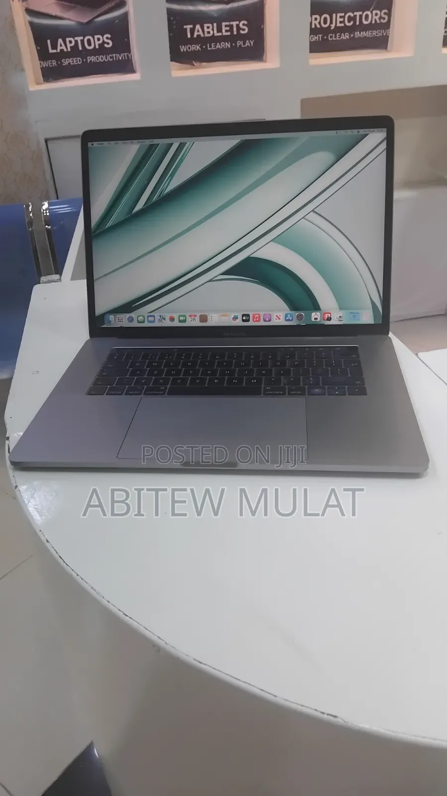 New Laptop Apple MacBook Pro 2017 16GB Intel Core i7 SSD 512GB