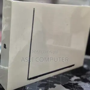 New Laptop Apple MacBook Air 2022 M2 8GB Apple M2 SSD 256GB