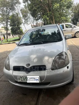 Toyota Vitz 2001 Silver