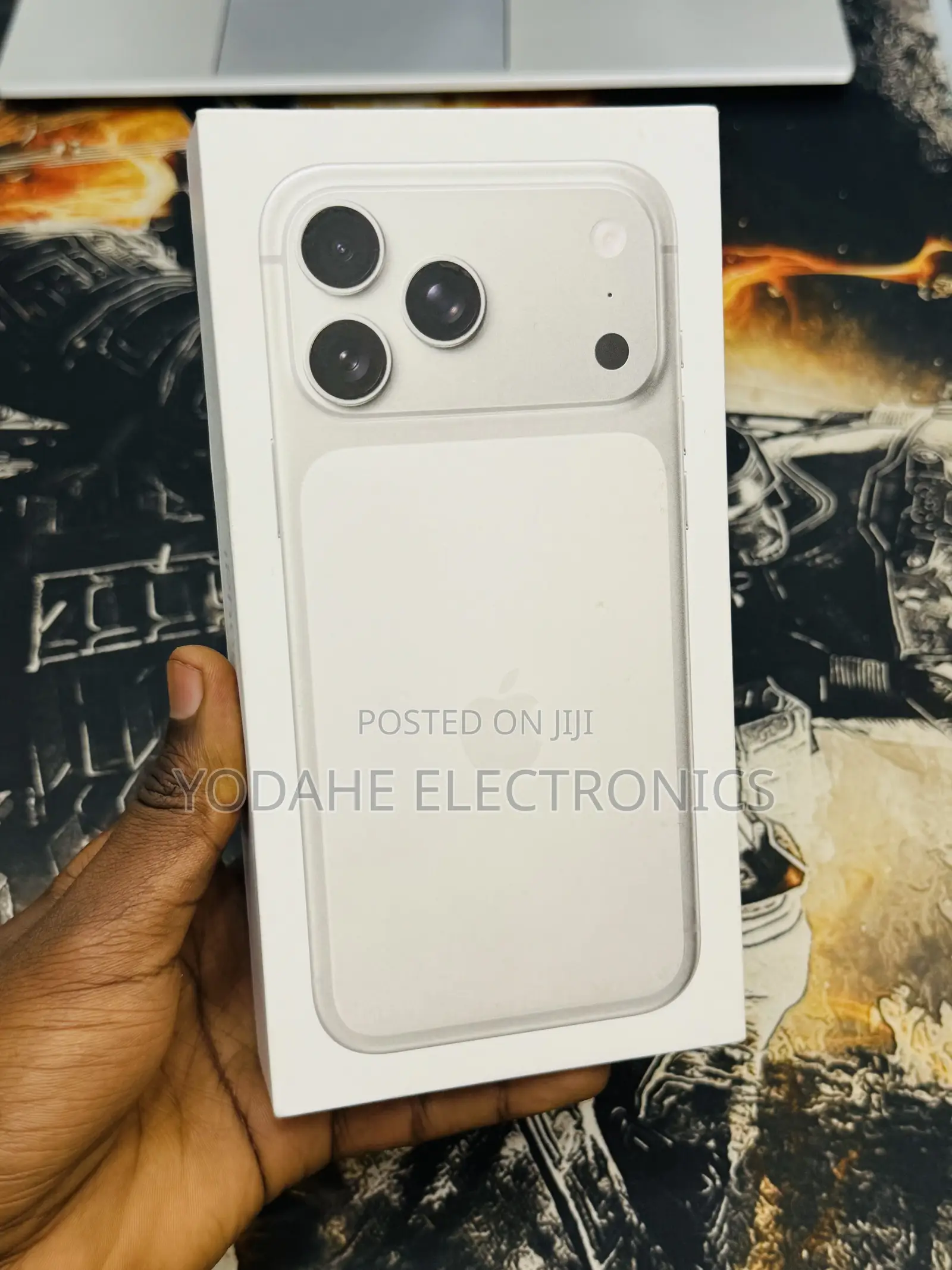 New Apple iPhone 17 Pro Max 256 GB White